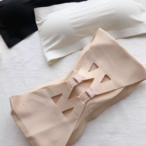 Design clean e anatômico que se adapta ao corpo com suavidade e sem marcar na roupa
