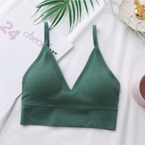 Kit com 3 sutiãs pensados para o seu conforto, sem costura, com ajuste perfeito e envio rápido