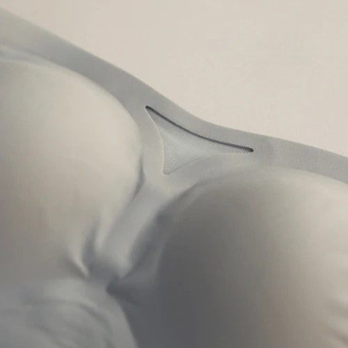 Sutiã tomara que caia com silicone interno e tecido que abraça o corpo sem apertar