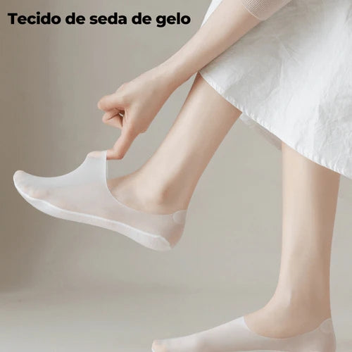 Tecido ultrafino e macio para máximo conforto e leveza nos pés