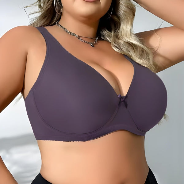 EleganceFit usado com camiseta justa, mostrando invisibilidade sob a roupa