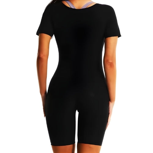 Macacão em uso efeito sauna e compressão firme

